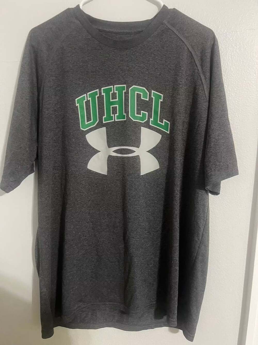 Under Armour UHCL T-Shirt Size XL Gray Short Sleeve Athletic Tee